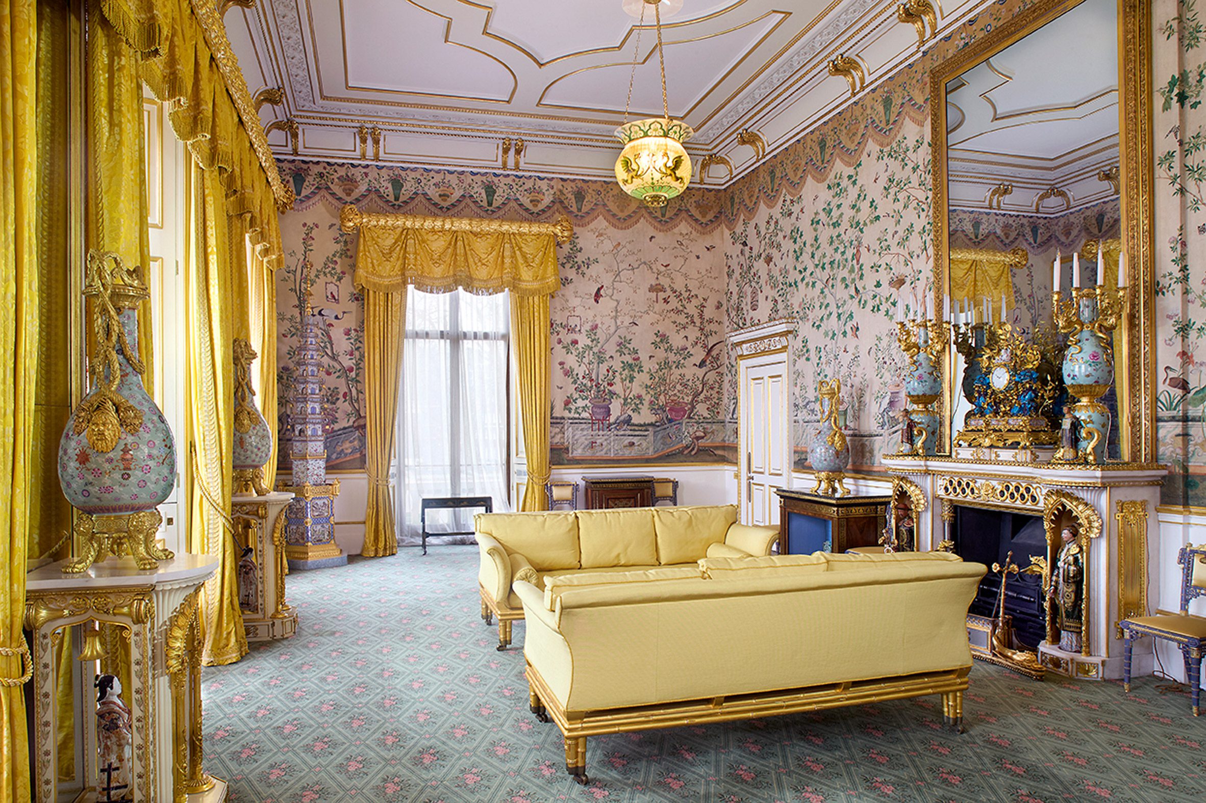 Yellow drawing room in Buckingham Palace's east wing