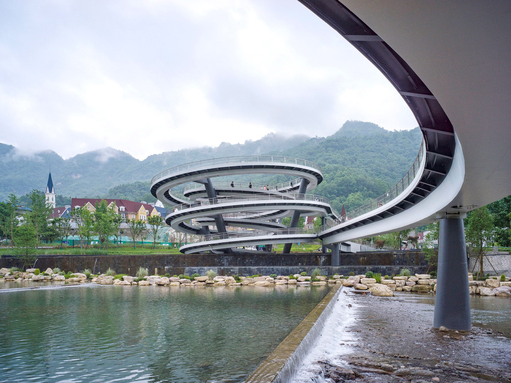 Spiral of G Clef Bridge by ZZHK