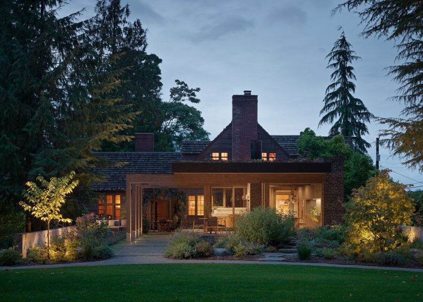 Home with timber columns