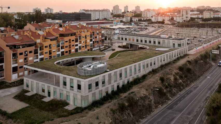 Carcavelos Health Complex by SimÃ£o Botlelho, Studio-J and Duoma