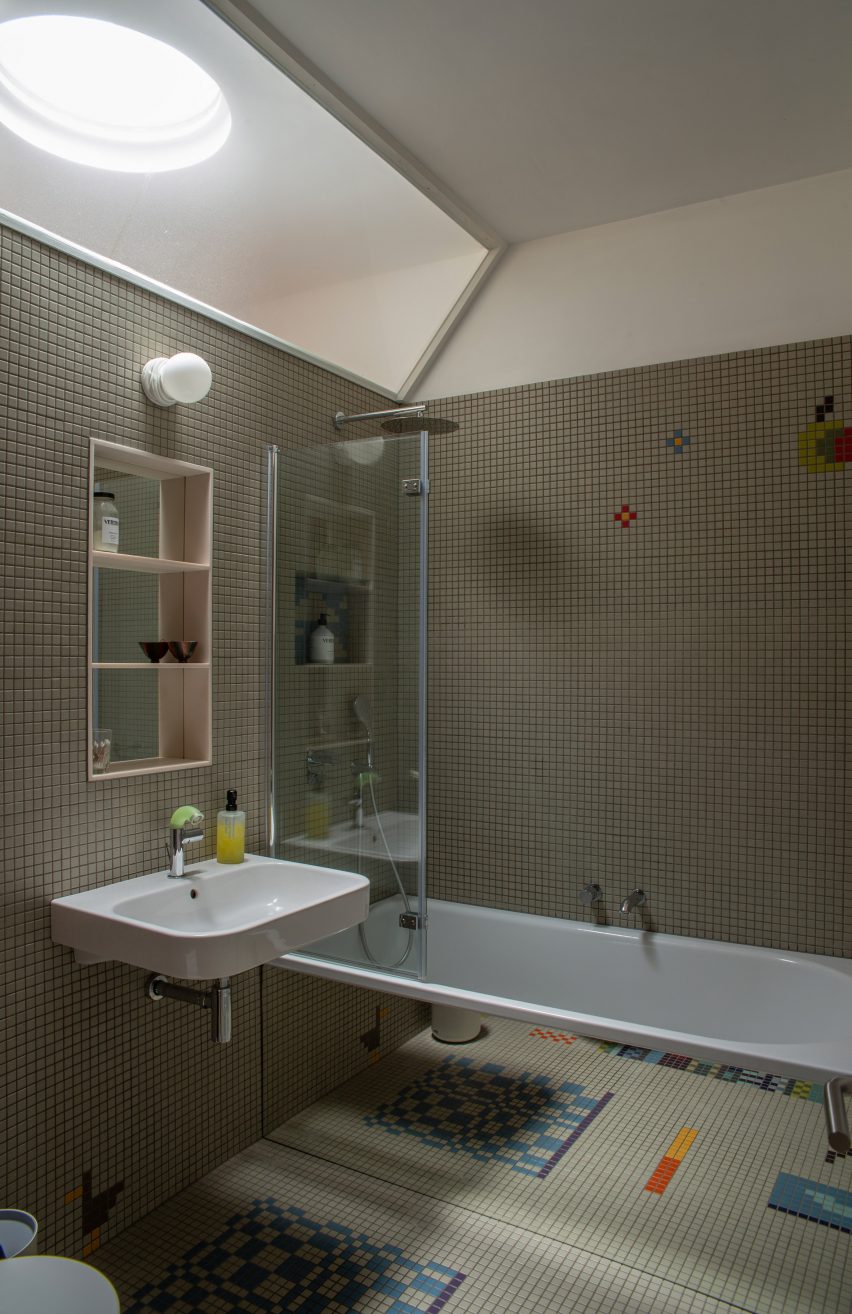 Mirrored bathtub in the bathroom of James Shaw's home