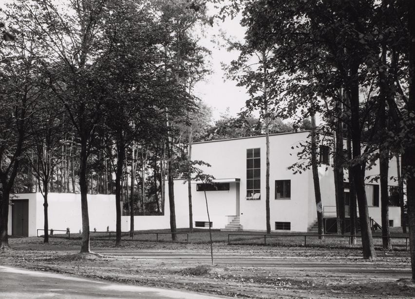 Bauhaus Dessau: Gropius House from the northwest, 1925, via collection Fotostiftung Schweiz, Winterthur