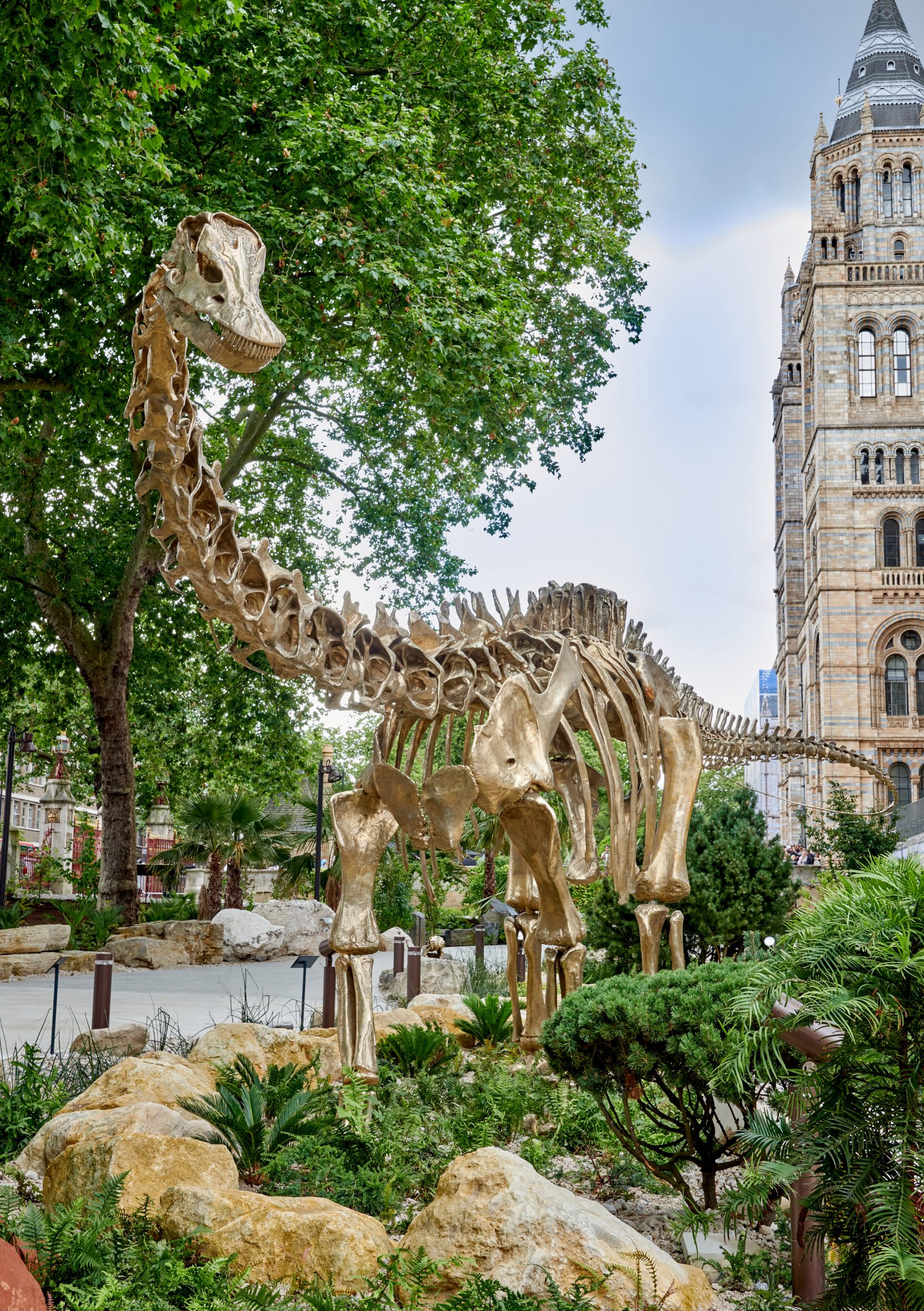 Fern the dinosaur in the Natural History Museum gardens by Feilden Fowles and J&L GIbbons