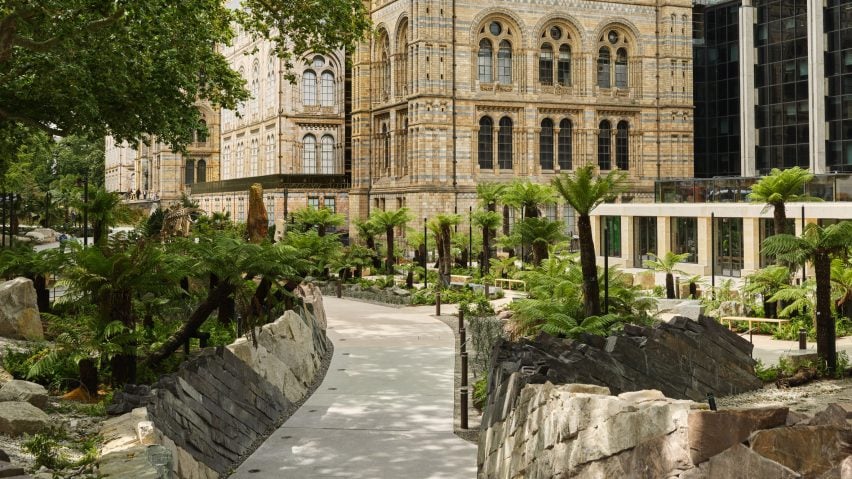 The Natural History Museum gardens by Feilden Fowles and J&L GIbbons