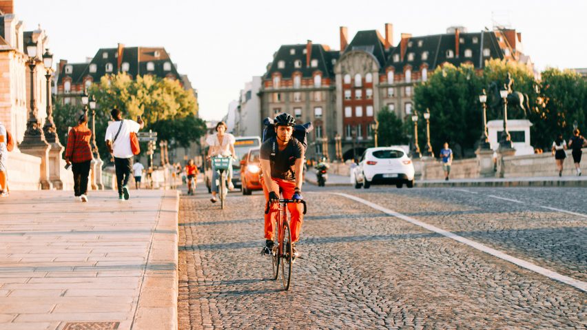 Cycling in Paris