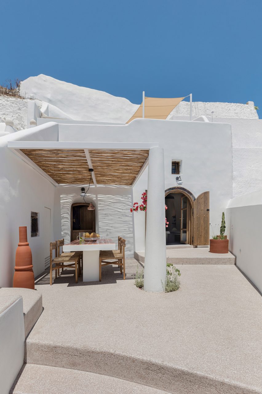 Exterior courtyard within Summer House in Mesaria 