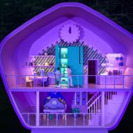 Purple light up Polly Pocket