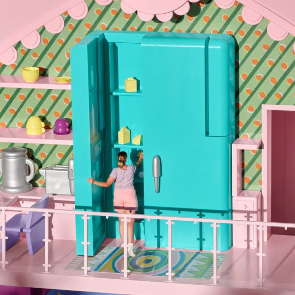 Airbnb offers life-sized Polly Pocket for rent in Massachusetts