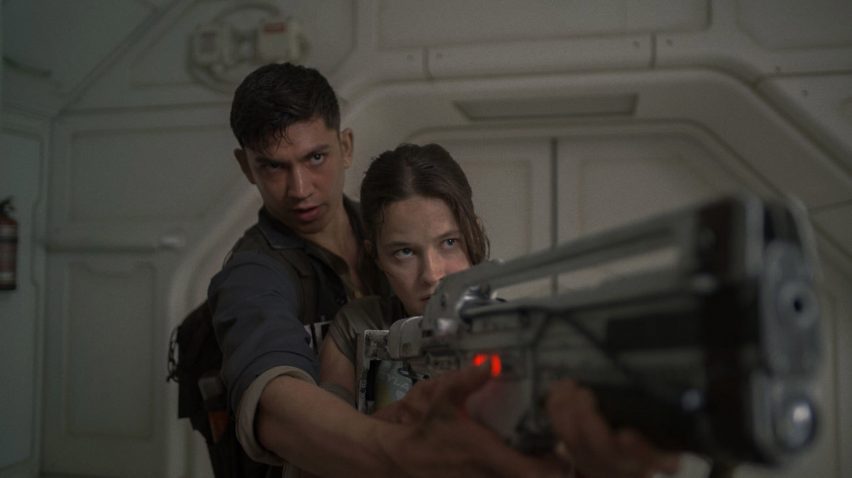 Archie Renaux as Tyler and Cailee Spaeny as Rain Carradine in 20th Century Studios' ALIEN: ROMULUS