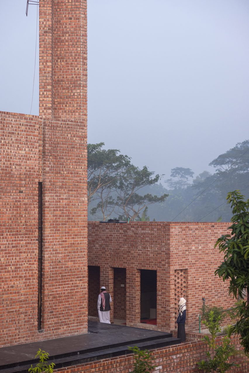 People outside mosque in Bangladesh by Cubeinside