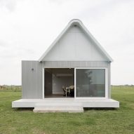 Insulation made of discarded sheep wool used for Argentina guest house