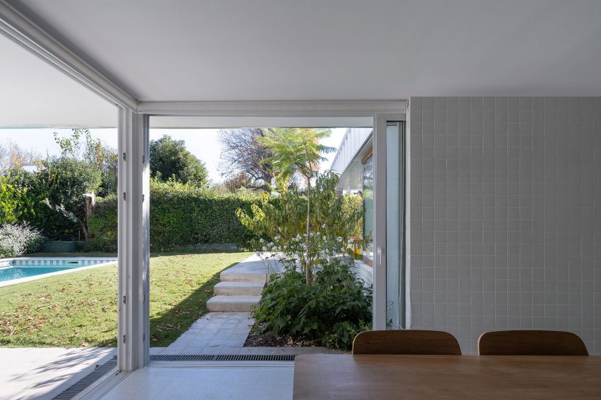 Ground floor interior of Casa Wiz by BHY Arquitectos