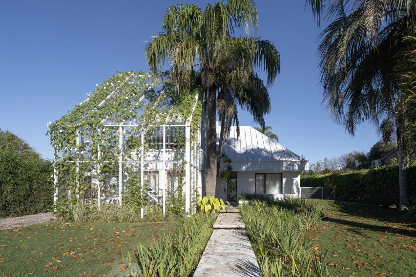 Exterior view of Casa Wiz by BHY Arquitectos