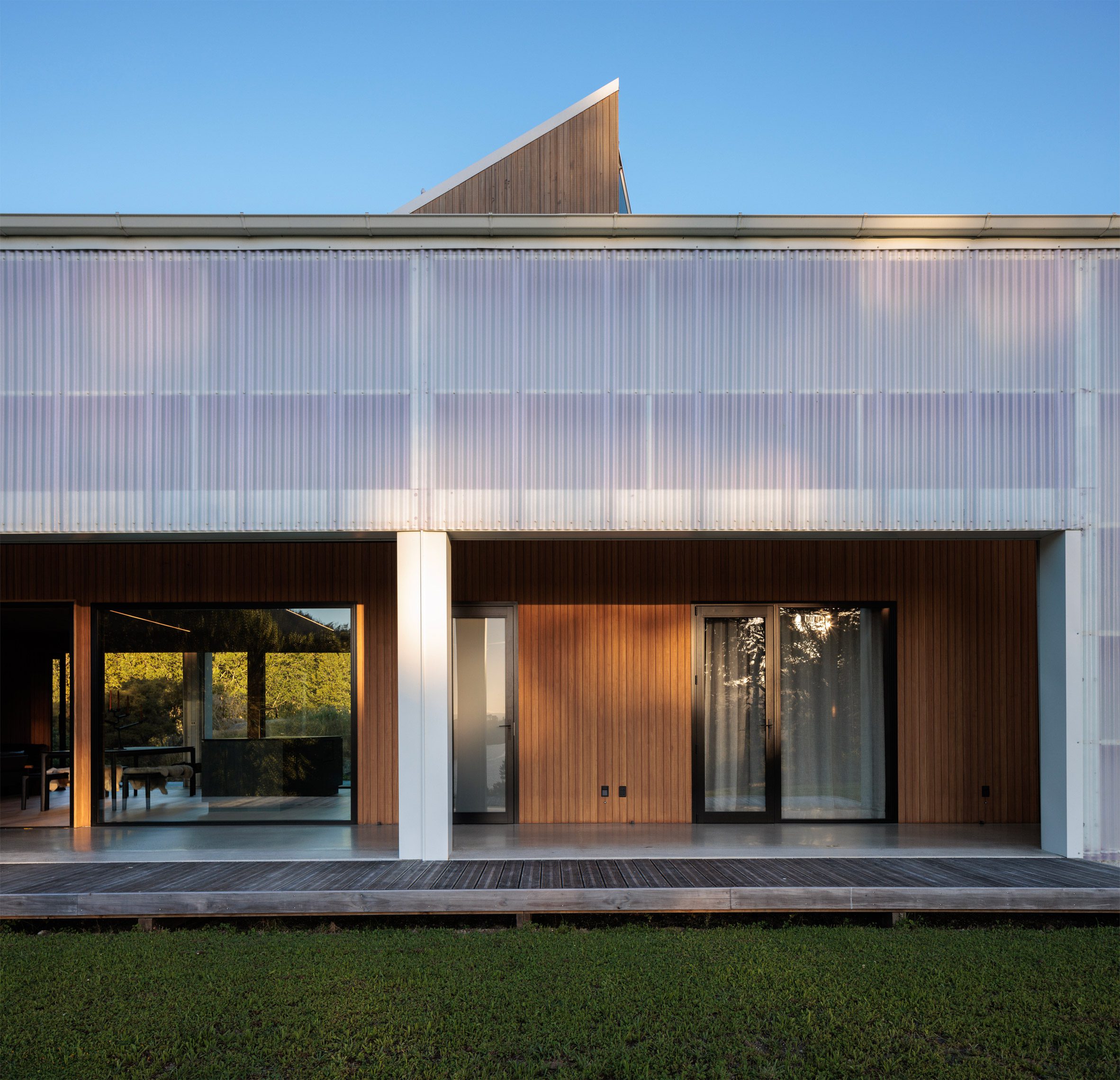 Exterior facade of New Zealand home by DCA Architects of Transformation