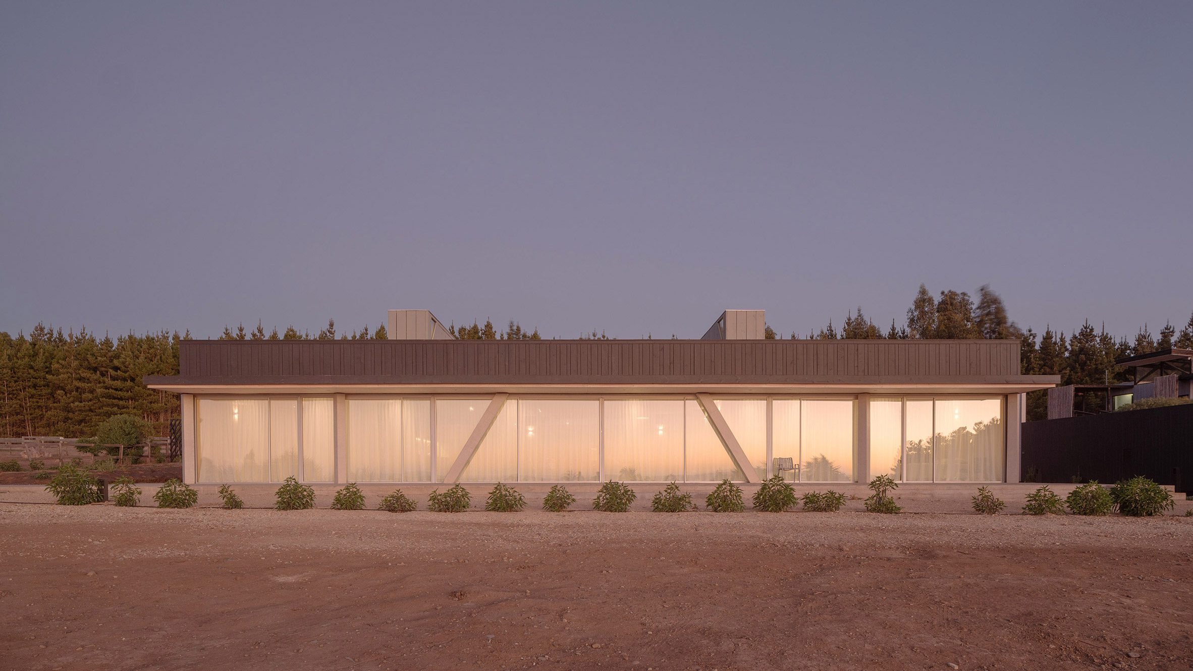 https://static.dezeen.com/uploads/2024/08/dreal-house-chile-emergentes-architectures-sarl_dezeen_2364_hero.jpg