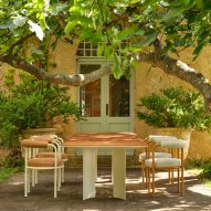 Naca table and Roè chair by Fast