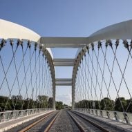 Küstrin-Kietz Rail Crossing by Knight Architects