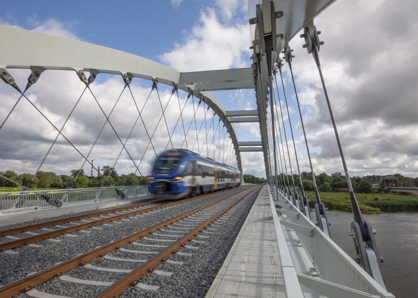 Railway bridge by Knight Architects