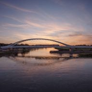 Küstrin-Kietz Rail Crossing by Knight Architects