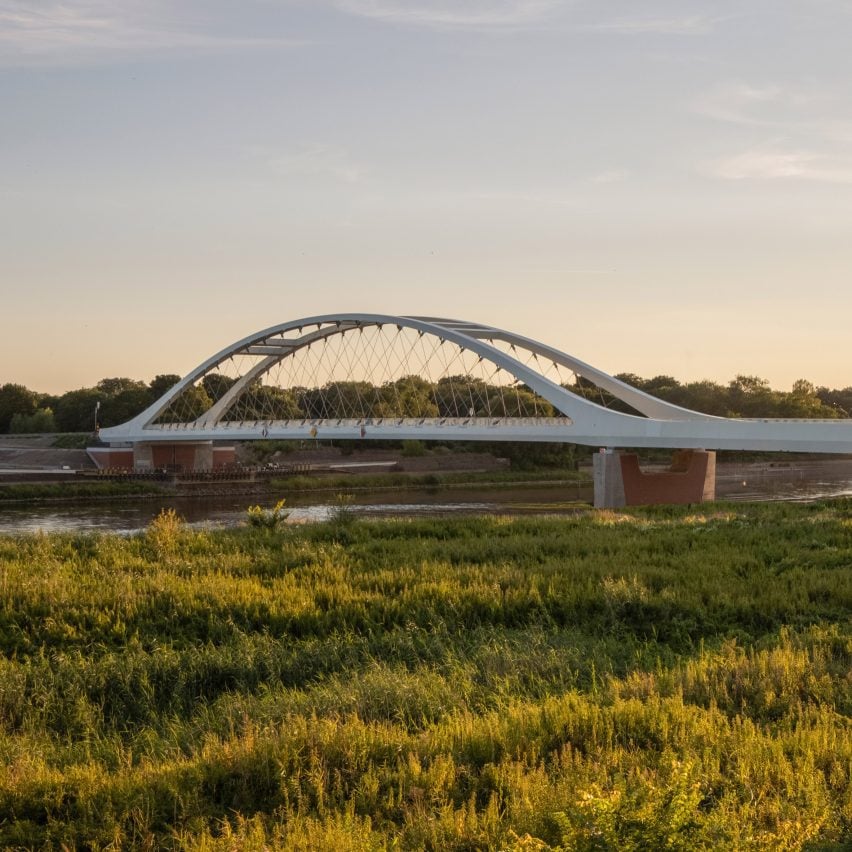 Kustrin Kietx Rail Crossing by Knight Architects