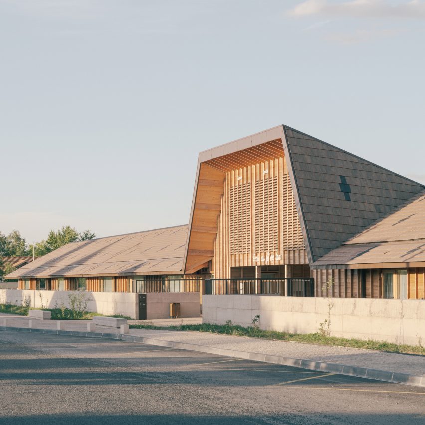 École de Maringues by Studio Lada in France made from bio-based materials