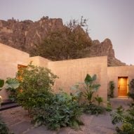 RA! turns Mexican house in on itself with interior courtyards