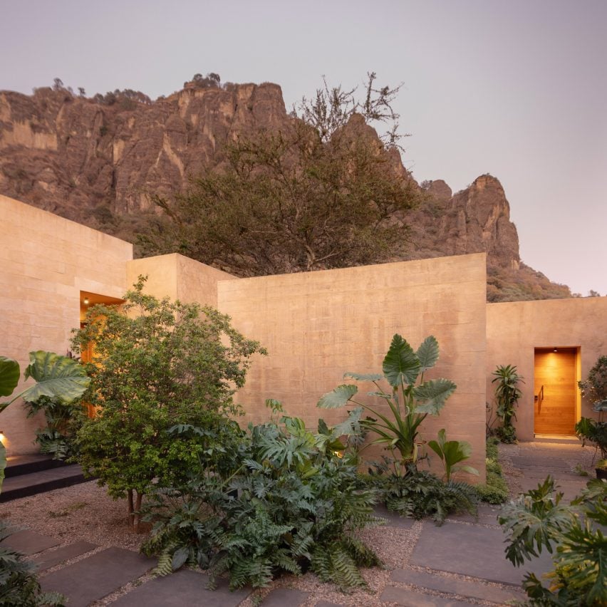 RA! turns Mexican house in on itself with interior courtyards