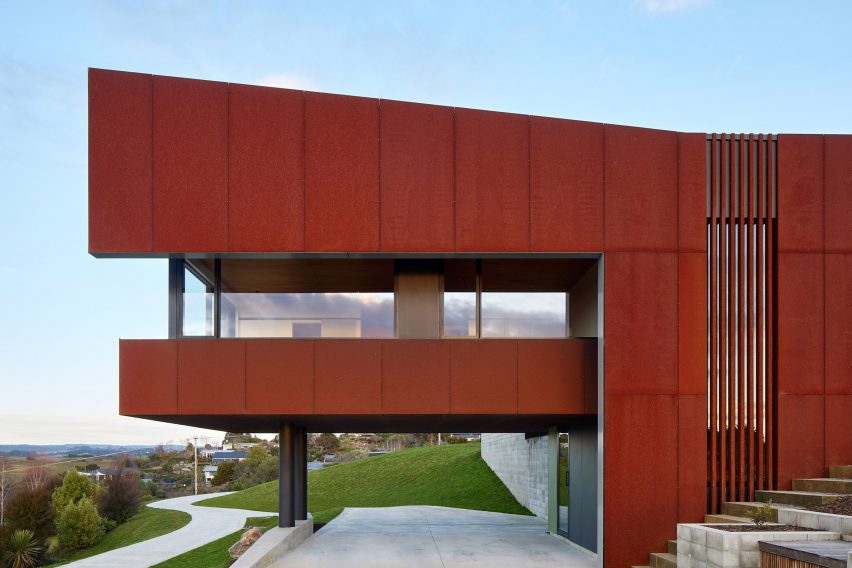 Exterior view of The Lookout home in New Zealand