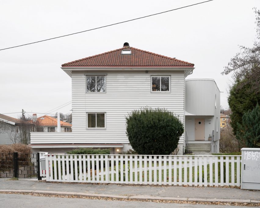 Front exterior of Dråpa home extension in Oslo