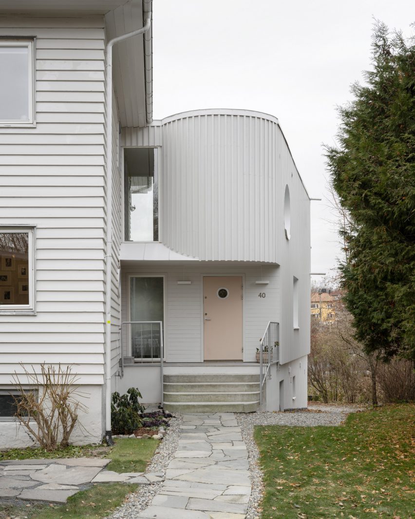 Entrance to residential extension by Vatn Architecture and Groma