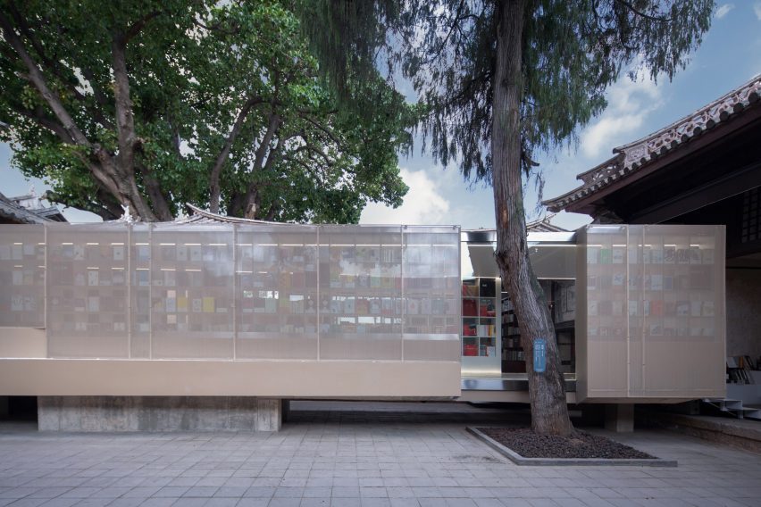 Book shelves in a courtyard