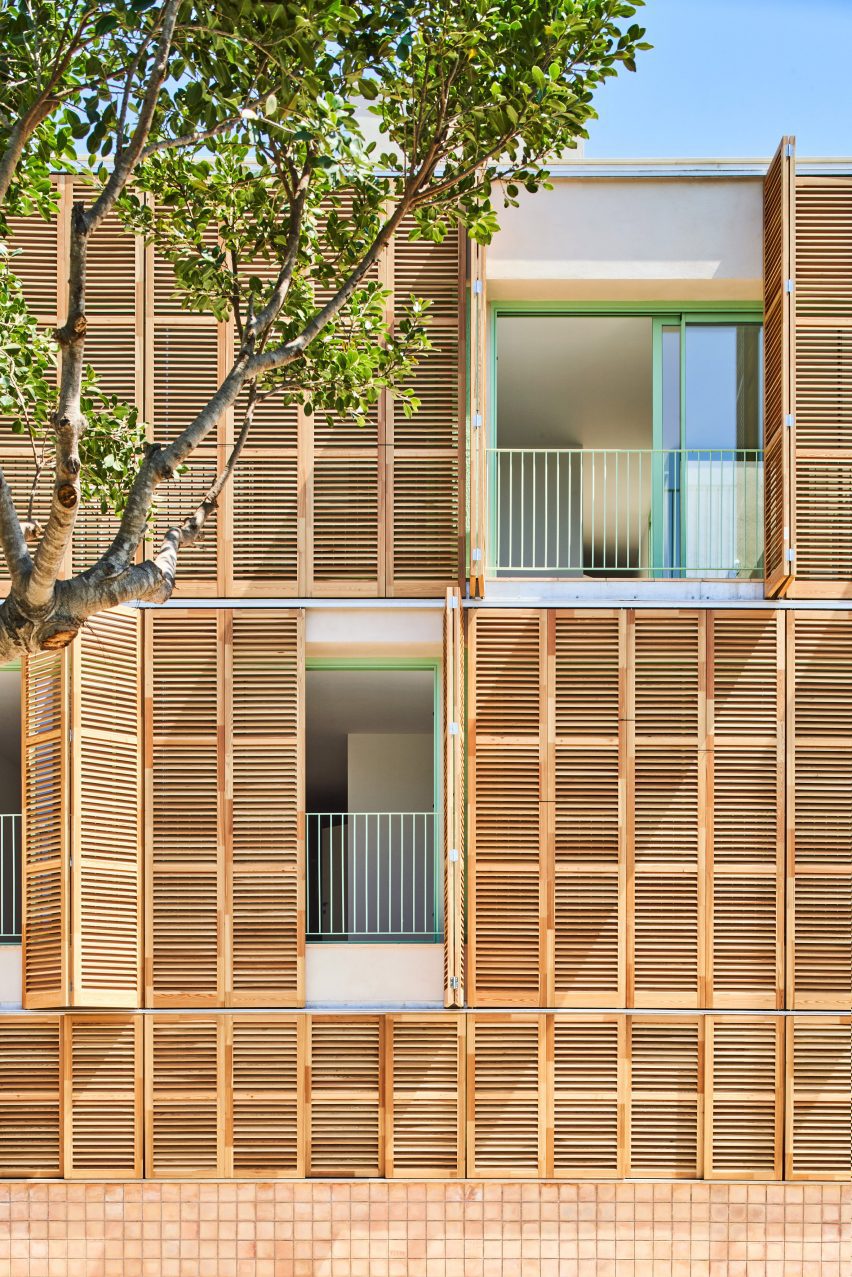 Facade of 54 social housing units in Inca by Joan J Fortuny and Alventosa Morell Arquitectes