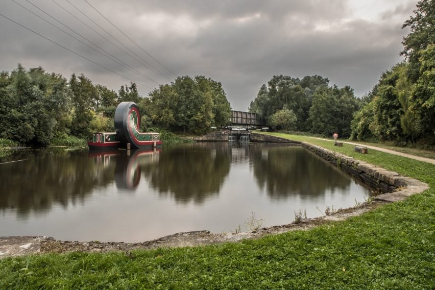 Loop-the-loop canal boat by Alex Chinneck