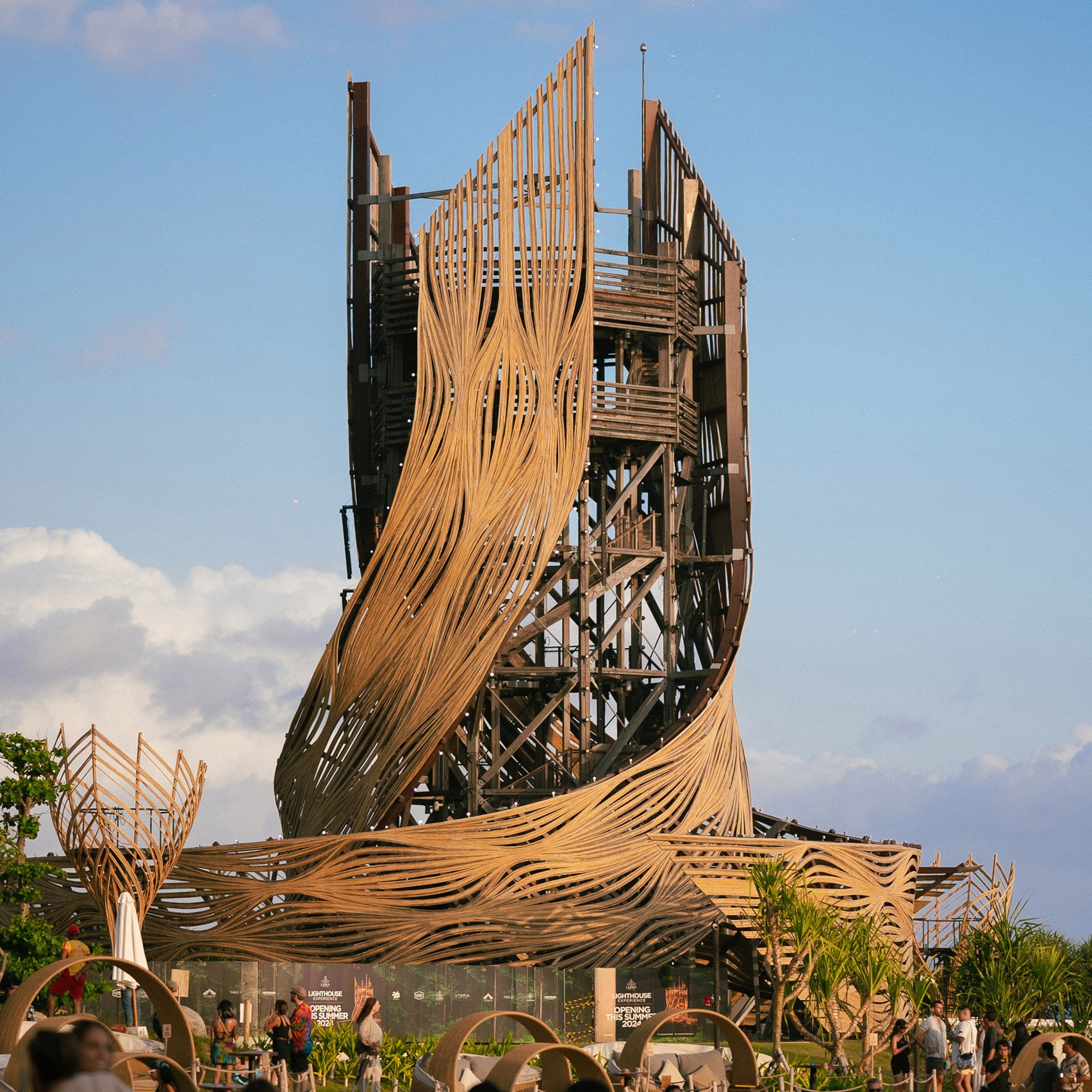 https://static.dezeen.com/uploads/2024/09/arthur-mamou-mani-tri-hita-karana-tower-bali-indonesia-installation-ai-art-_dezeen_1704_col_sq.jpg