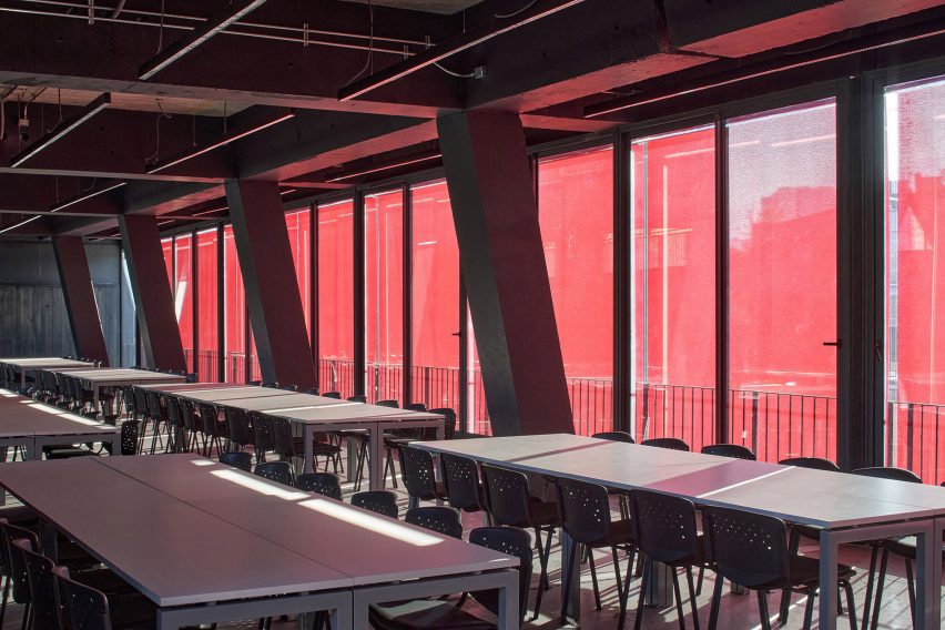 Classroom interior of FADEU building by Alberto Moletto and Sebastián Paredes