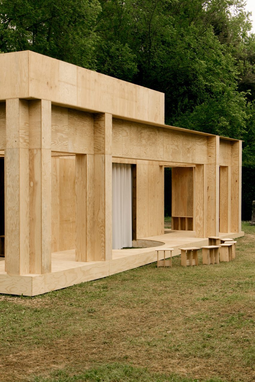 Plywood Forum des Vestiges by Pratique and Fanum