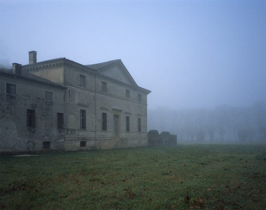 Villa Saraceno in Mist