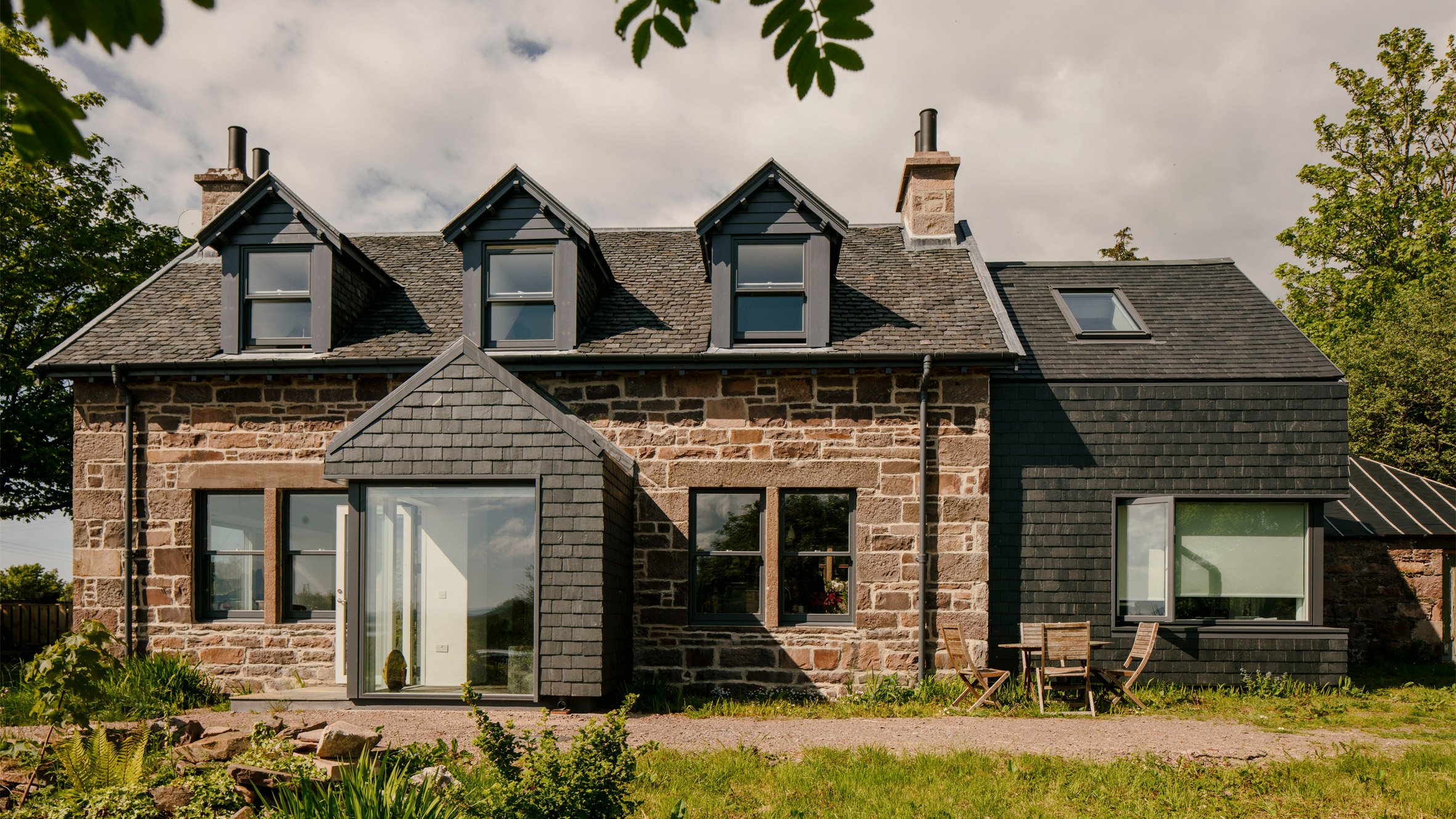 https://static.dezeen.com/uploads/2024/09/hero-applecross-school-house-mary-arnold-forster-architects-scotland_dezeen_2364_col_0.jpg