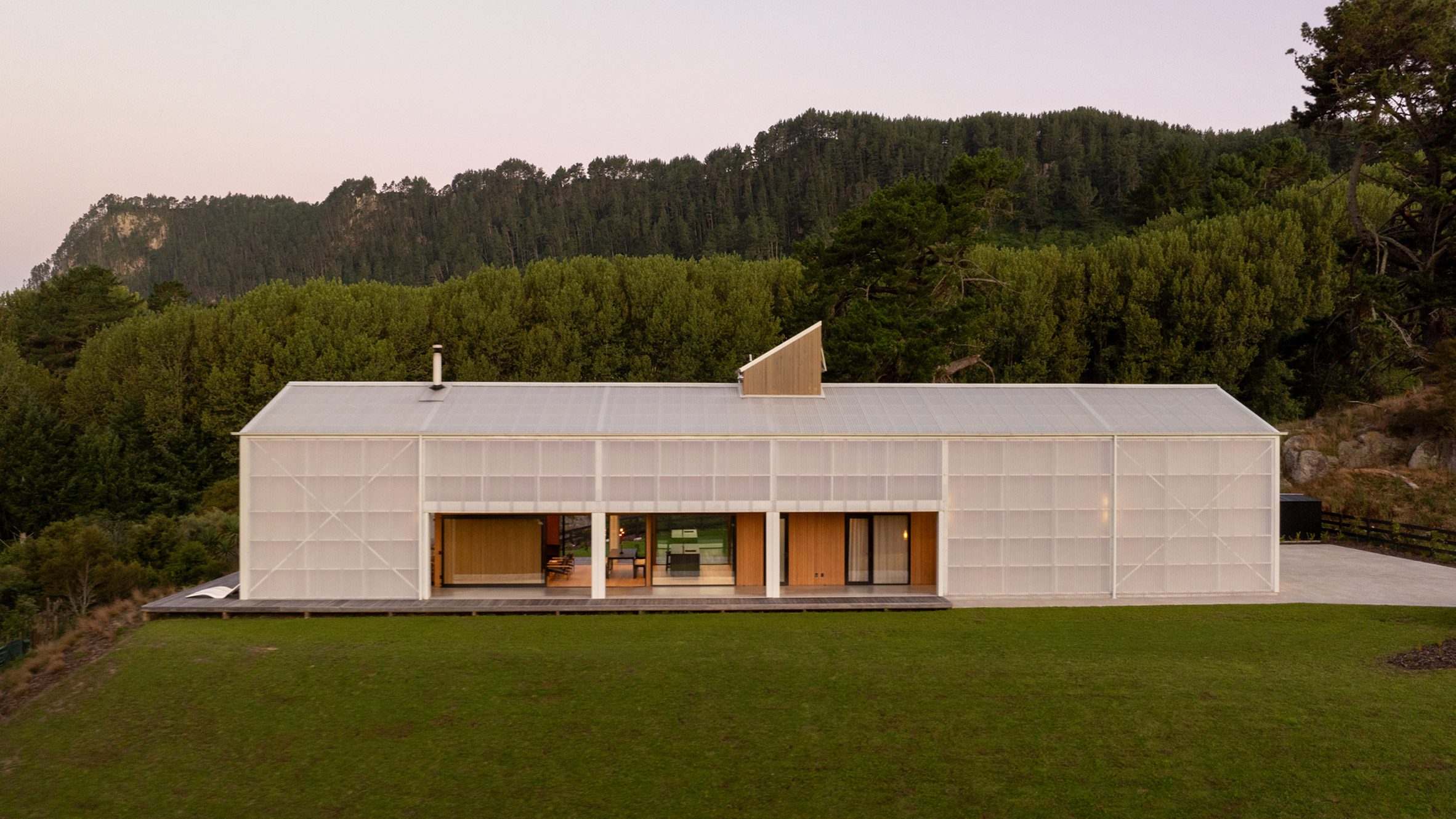 New Zealand home by DCA Architects of Transformation