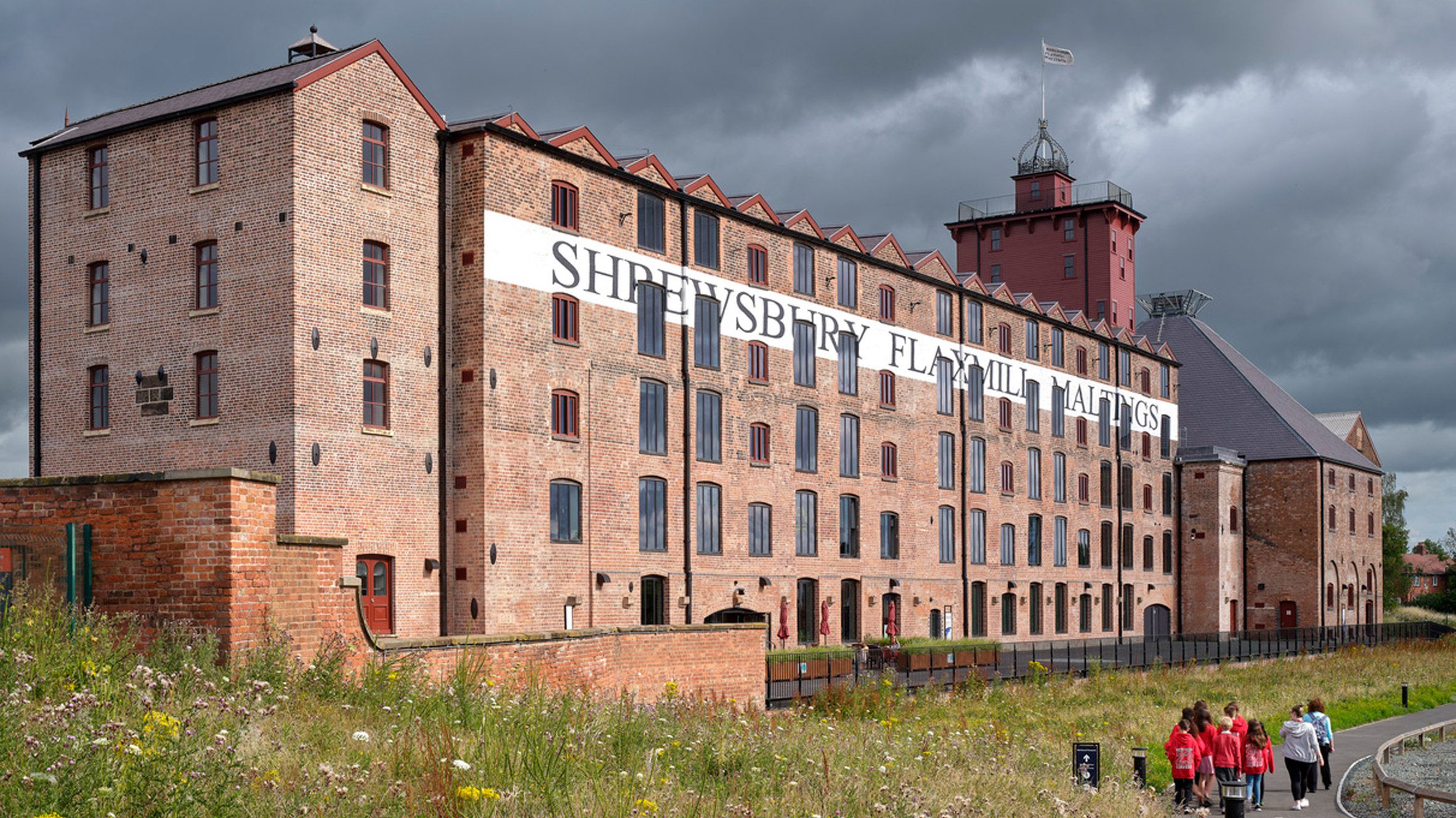 https://static.dezeen.com/uploads/2024/09/hero-shrewsbury-flaxmill-maltings-feilden-clegg-bradley-studios-shropshire_dezeen_2364_col_27.jpg