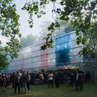 Cake Architecture "exposes the guts" of Rally festival with demountable fibreglass stage