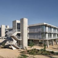 Max Núñez Arquitectos creates concrete care home in Chile