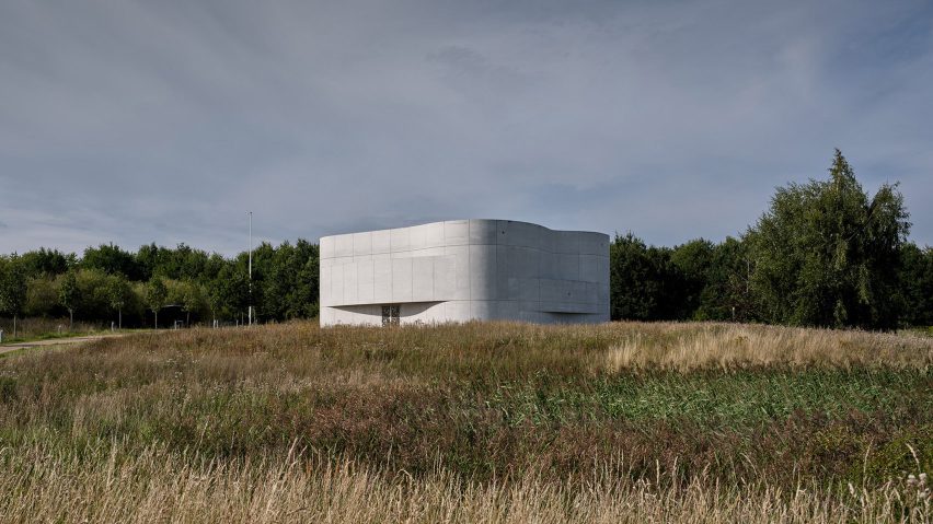 Trekroner Church by Rorbaek og Moller Arkitekter