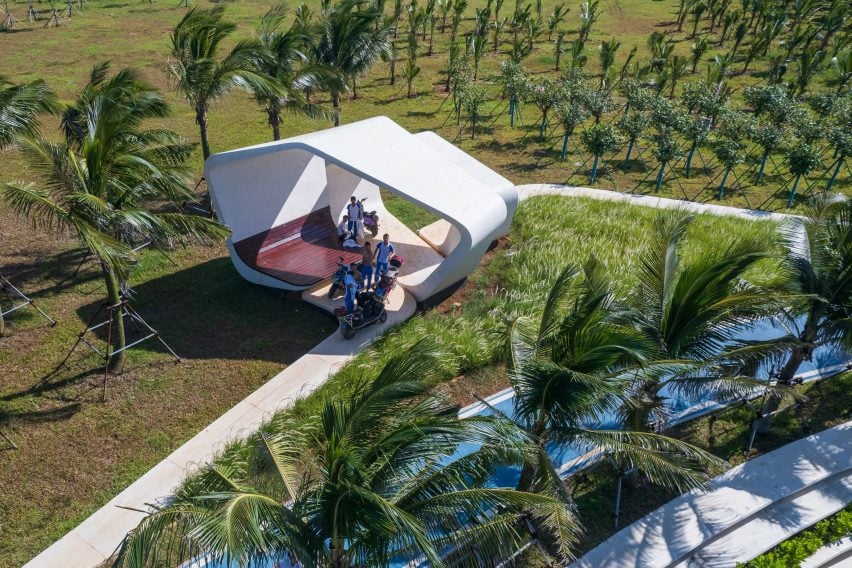 Concrete pavilion in Hainan