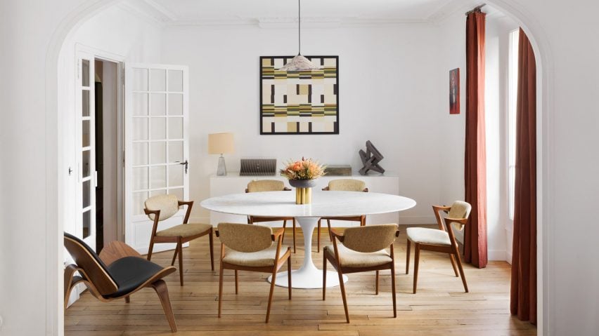 Tulip table in a Paris apartment renovated by Sophie Dries