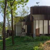 Qiaochengbei Park Visitor Centre by Atelier Xi