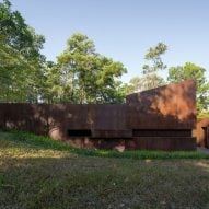 Qiaochengbei Park Visitor Centre by Atelier Xi