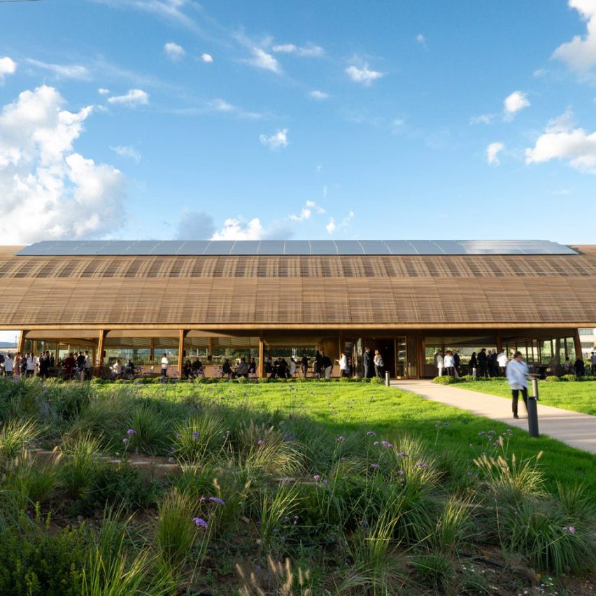 Foster + Partners has added a visitor centre to Bodegas Faustino