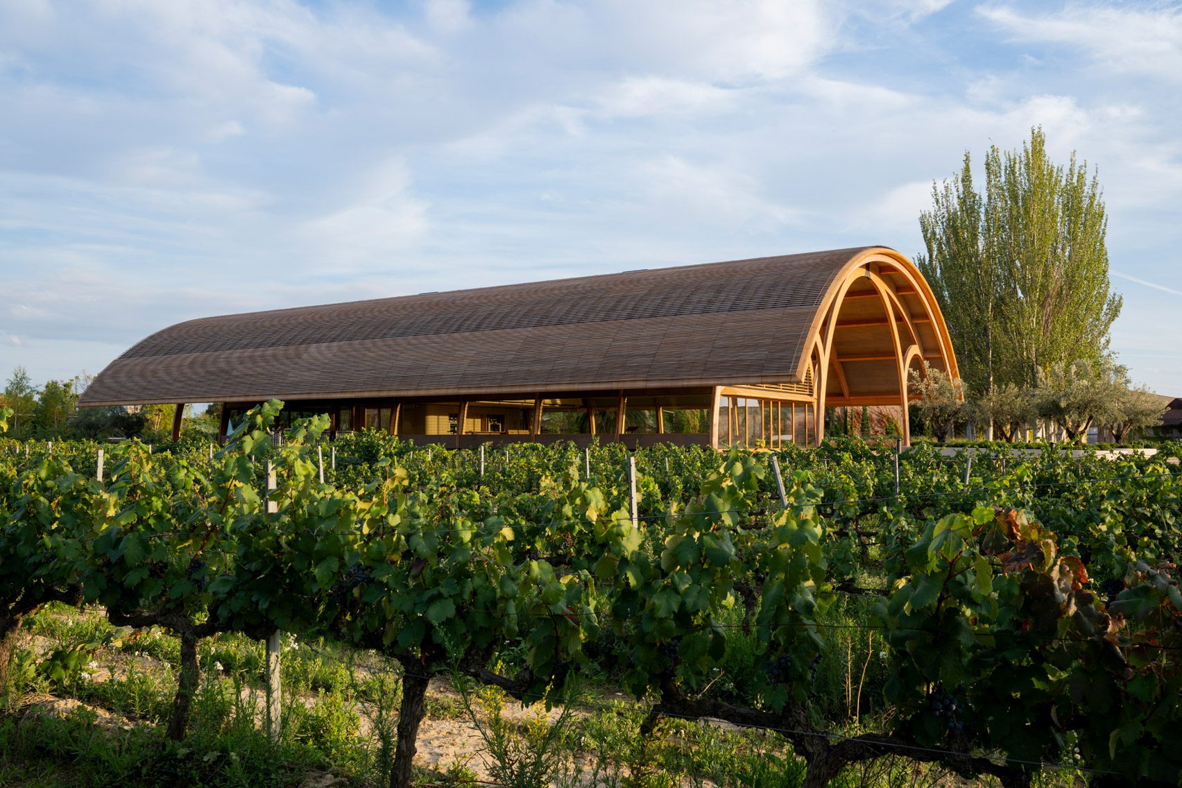 Barrel-vaulted structure