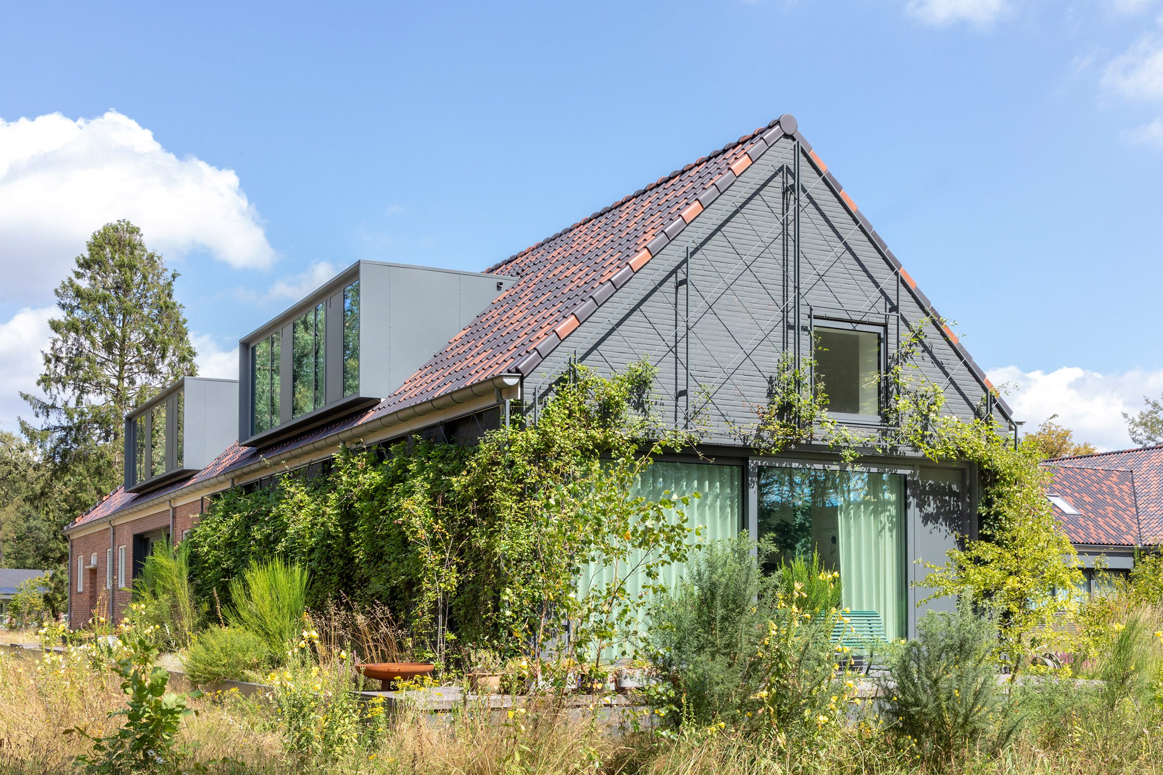 Buitenplaats Koningsweg in the Netherlands by MVRDV